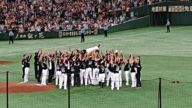 優勝の胴上げ